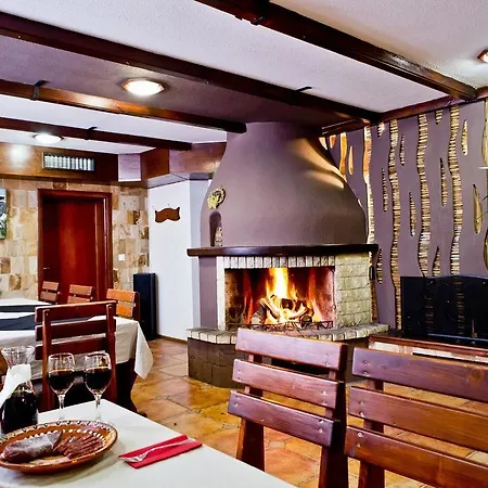 Manastira 2 Emo بامبوروفو