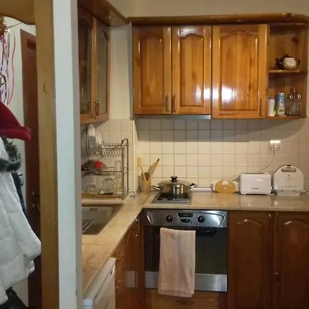 Manastira 2 Emo * بامبوروفو