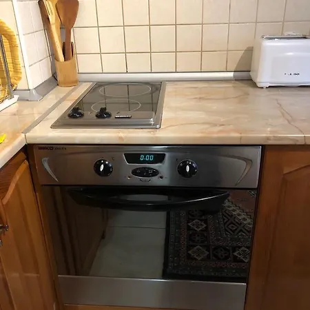 Manastira 2 Emo アパート