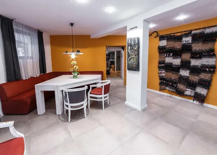 Апартаменты Manastira 2 Emo